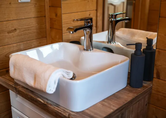 度假居 Pod Limbami Iv *